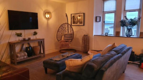 Fabulous Falmouth Flat. Town Centre Location